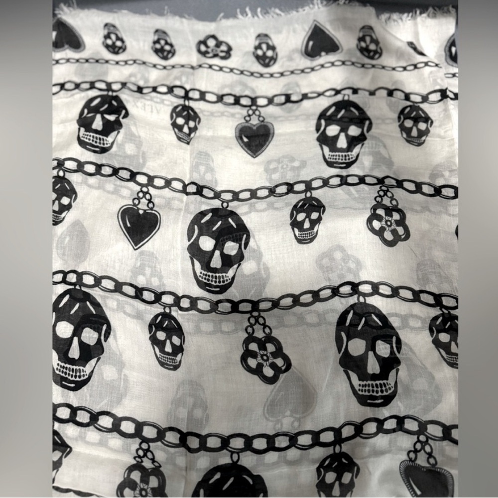 Authentic Alexander McQueen Skull Silk Scarf – Excellent Condition